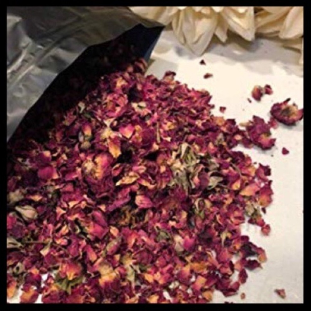 🌸1 lb bag of Rose Buds & Petals🌸